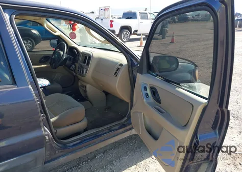 2004 Ford Escape Xlt z USA, uszkodzony, nr VIN 1FMYU93124KA18764